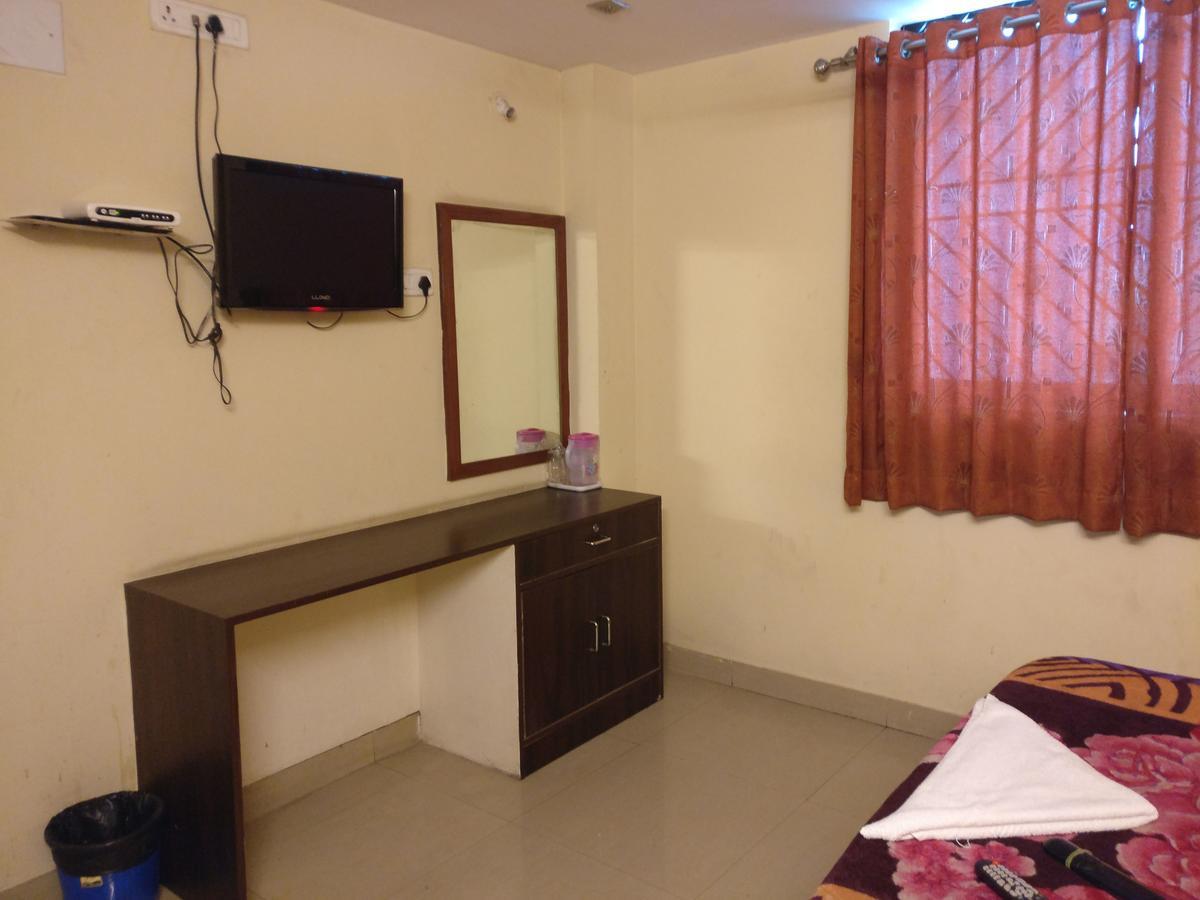 Hotel Skyland Bangalore Buitenkant foto