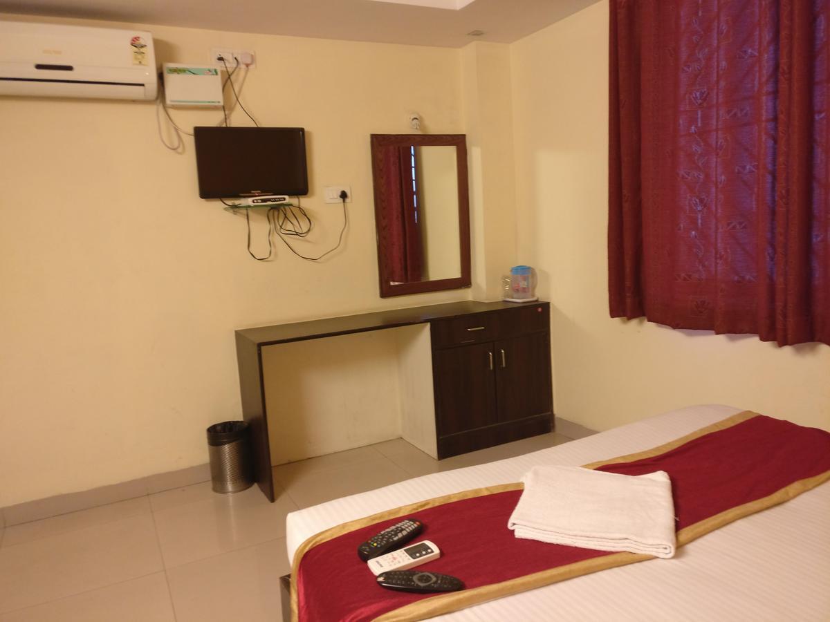 Hotel Skyland Bangalore Buitenkant foto