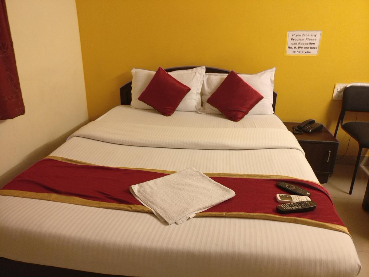 Hotel Skyland Bangalore Buitenkant foto