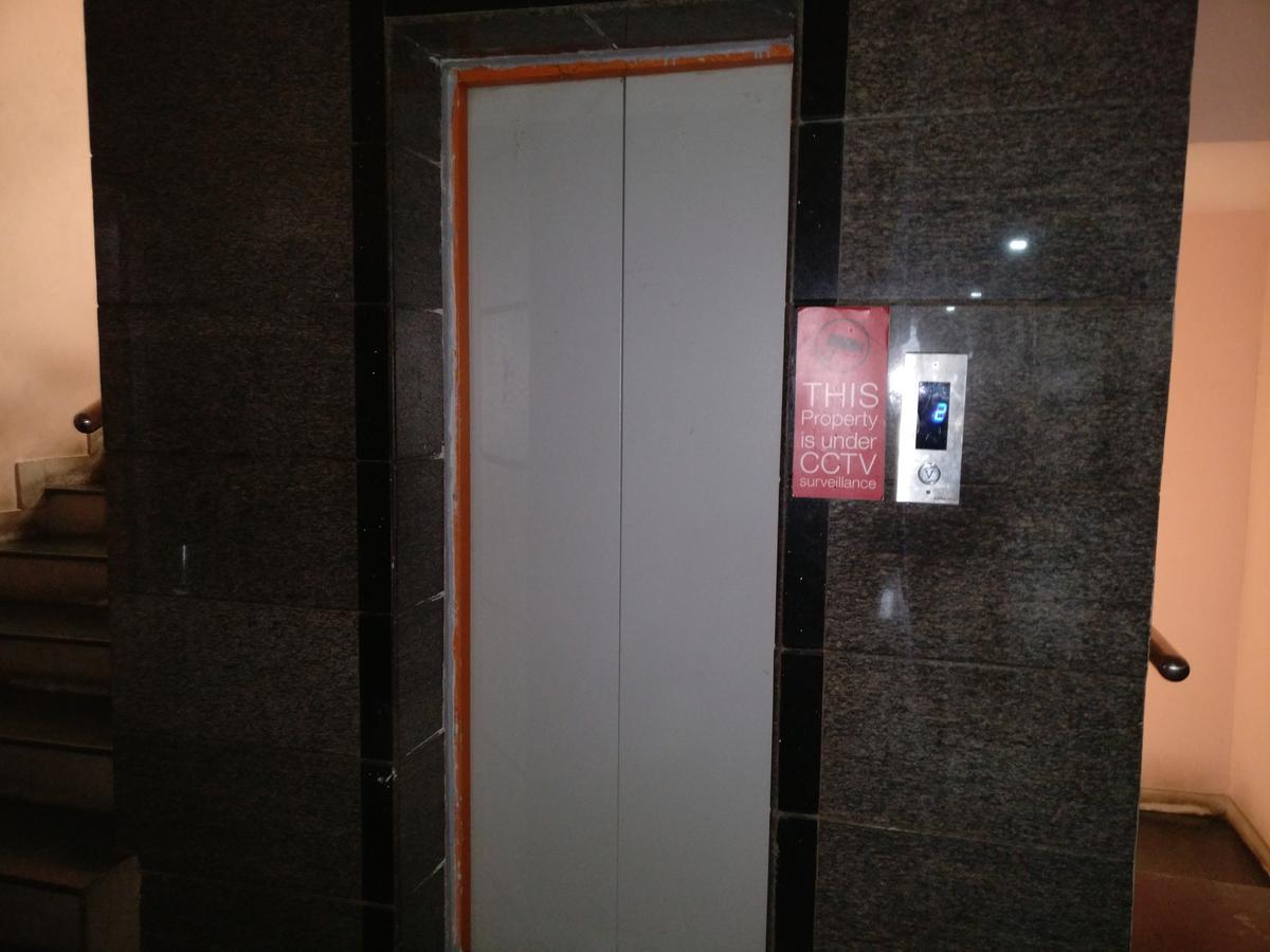Hotel Skyland Bangalore Buitenkant foto